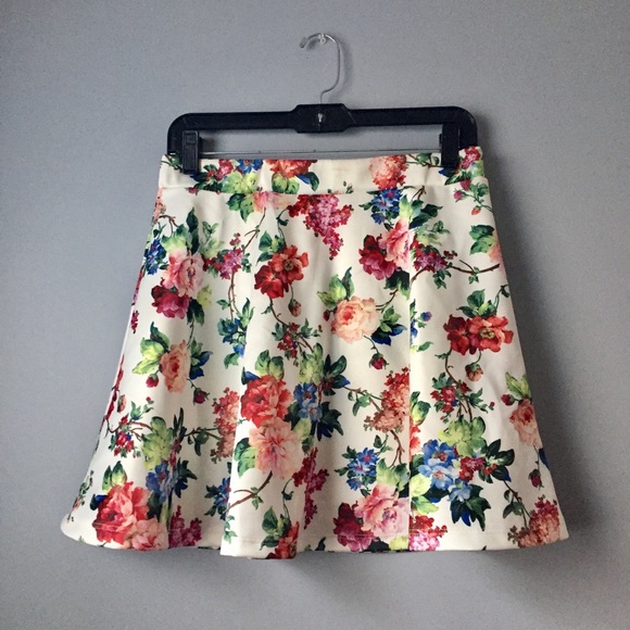 NOT FOR SALE RN! DONT BUY Off White/Cream Windsor Floral Skater Skirt Sz L - Picture 3 of 8